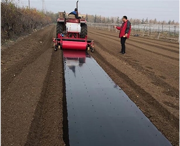 140型旋耕起壟鎮(zhèn)壓施肥覆膜打藥打孔一體機